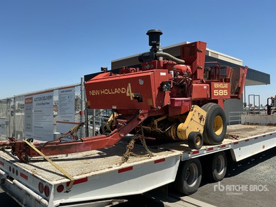 1999 New Holland 585 Square Baler