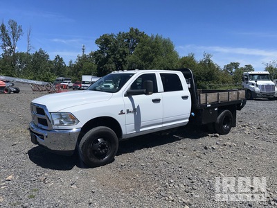 2018 Ram 3500 4x4 Crew Cab Camion à Plateau