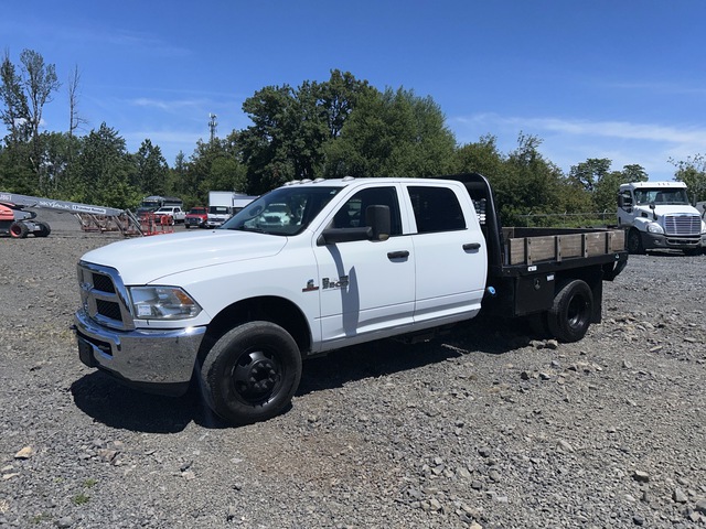2018 Ram 3500 4x4 Crew Cab Flatbed Truck
