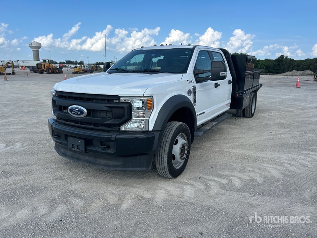2022 Ford F-550 4x4 Crew Cab Flatbed Truck