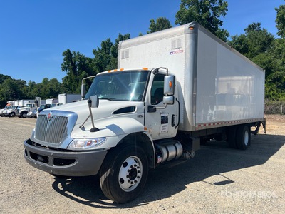 2020 International MV607 4x2 Furgonetka