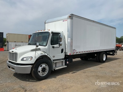 2018 Freightliner M2 106 4x2 شاحنة فان