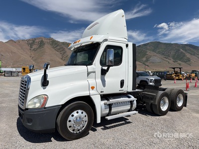2010 Freightliner Cascadia 125 6x4 Cabeza Tractora Cabina Corta