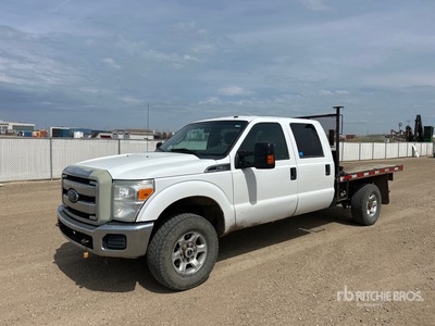 2013 Ford F-350 XLT 4x4 Crew Cab Flatbed Truck