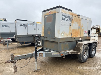 2014 Wacker Neuson G120 96 kW Mobile 発電機セット (250-749 kw/310-950 kva)