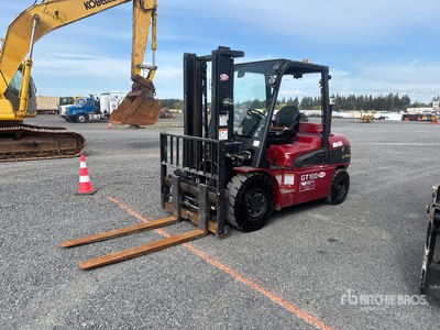 2022 Taylor GT-100 8975 lb Pneumatic Tire Forklift