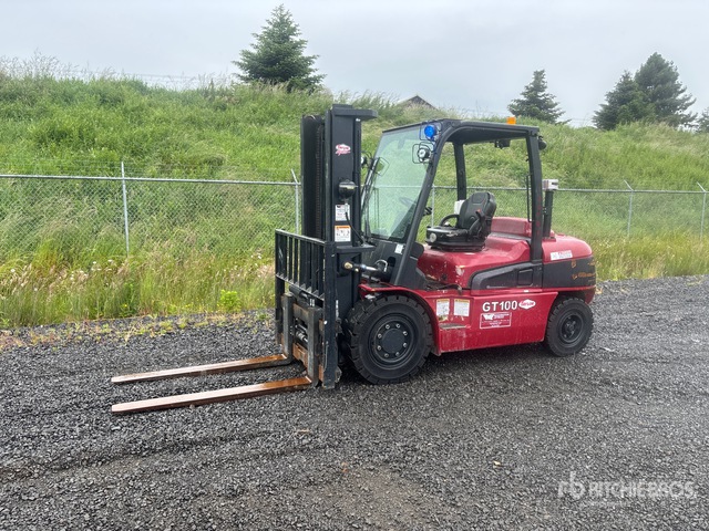 2022 Taylor GT-100 8975 lb Pneumatic Tire Forklift