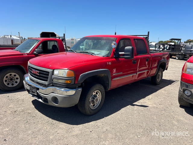 2006 GMC Sierra 2500HD 4x4 Crew Cab Pickup
