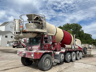 2013 Oshkosh S-Series 14x6 Front Discharge Mixer vrachtwagen (Glider Kit)