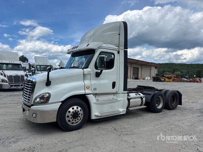 2018 Freightliner Cascadia 125 6x4 T/A Day Cab Truck Tractor
