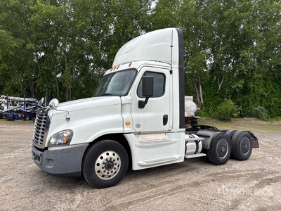 2019 Freightliner Cascadia 125 6x4 Cabeza Tractora Cabina Corta