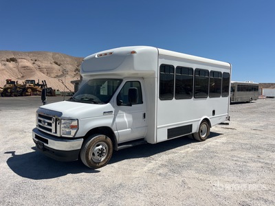 2022 Ford/Starcraft E-450 All-Star 4x2 14-Seat Mini Autobus