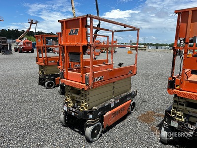 2017 JLG 1932R Electric Scissor Lift