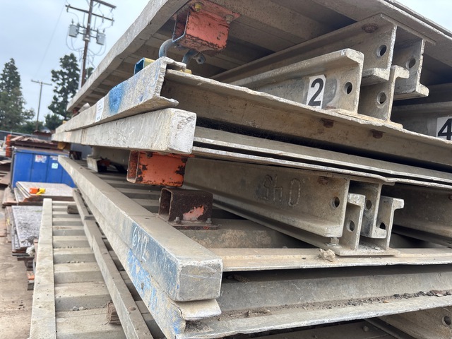 Quik Box 6 ft x 12 ft Aluminum Trench Shield Quik Box 6 ft x 12 ft Aluminum Trench Shield