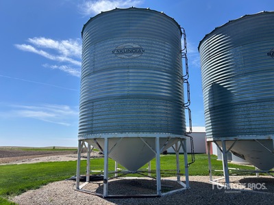 Sakundiak +/- 2650 bu 4 Ring Hopper Grain Bin