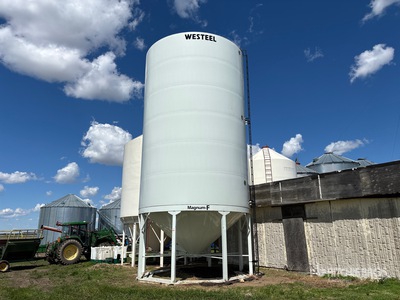 2013 Westeel 1624 Magnum F +/- 175 ton Fertilizer Hopper Trémie à grains