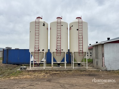 Friesen +/- 16 ton Smooth Wall Hopper Grain Bin
