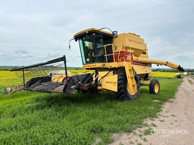 1993 New Holland TR86 Combine Harvester (Inoperable)