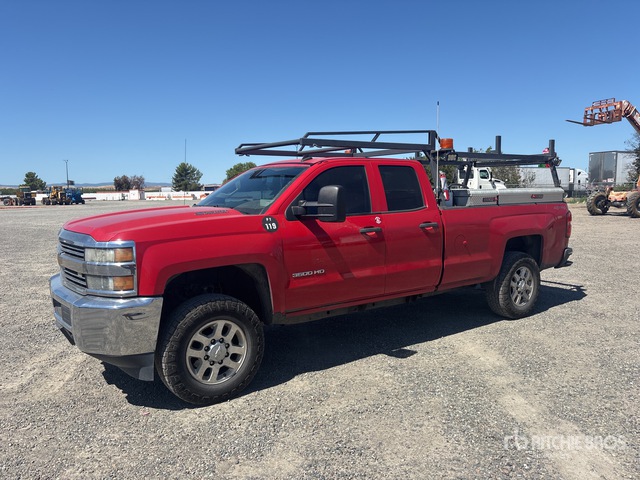 2015 Chevrolet Silverado 3500HD 4x4 Extended Cab Pickup