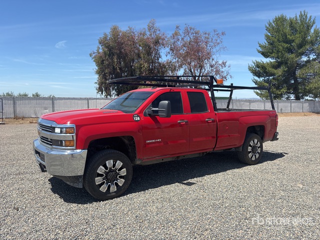 2015 Chevrolet Silverado 3500HD 4x4 Extended Cab Pickup