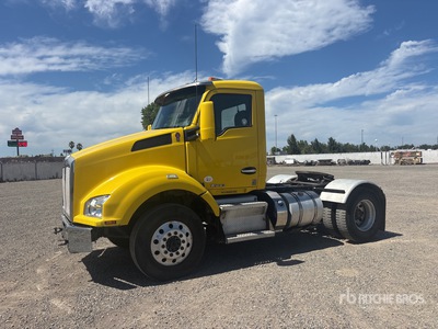 2016 Kenworth T880 4x2 S/A Day Cab Truck Tractor