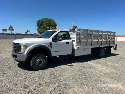 2017 Ford F-550 XL 4x2 Flatbed Truck