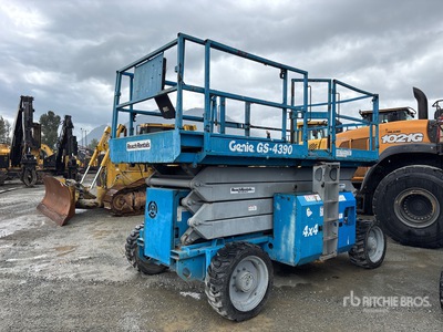 2011 Genie GS-4390 4x4 Diesel Scissor Lift