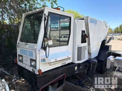 Johnston V3000SP Sweeper Truck (Inoperable)