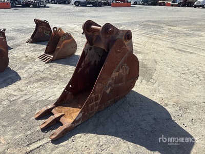 Sui 24 in Excavator Bucket