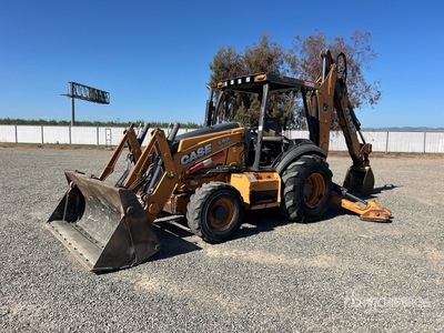 2015 Case 590 Super N Chargeuse-pelleteuse