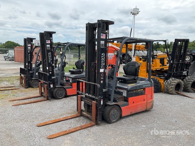 2020 Toyota 8FBE20U 3050 lb 電動フォークリフト (Inoperable)