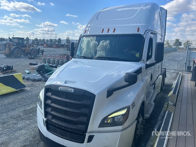 2021 Freightliner Cascadia 126 Ciągnik siodłowy T/A z kabiną sypialną