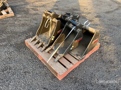 Quantity of (3) Tiger Excavator Attachments Accessoire divers pour pelle - Fits Develon DX35 (Unused)