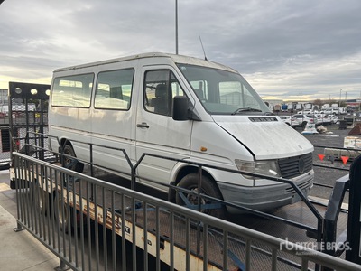 Mercedes-Benz Sprinter Minivan