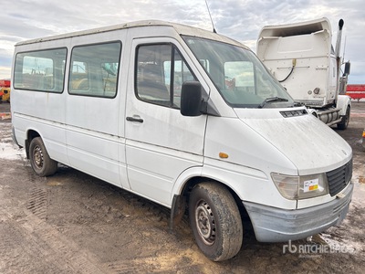 1999 Mercedes-Benz Sprinter Minivan (Inoperable)