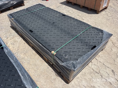 Quantity of (15) 2026 FPM 41 in x 94 in Ground Protection Pads 交通制御 (Unused)
