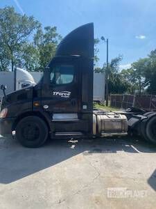 2018 Freightliner Cascadia 113 S/A Day Cab Truck Tractor