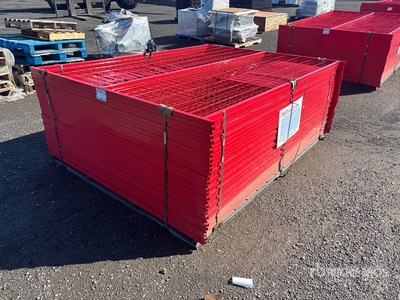 Quantity of (30) Canex 7 ft 6 in x 5 ft 10 in Powder Coated サイト フェンス (Unused)