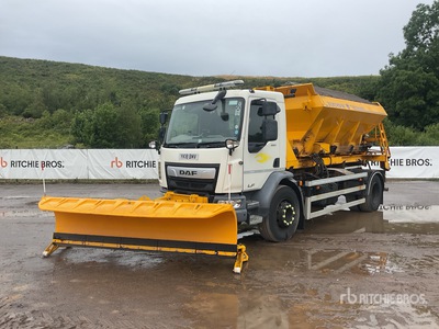2018 DAF LF260FA 4x2 18 Ton Gritter Hooklift Spreader Truck