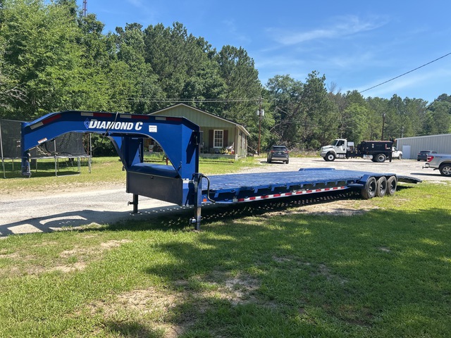 2022 Diamond C Tri/A 2 Car Open Car Carrier Trailer