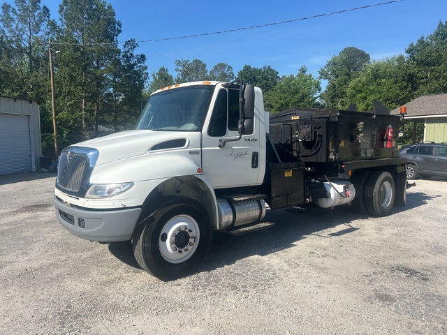 2014 International 4300 Durastar 4x2 Hot Patch Truck