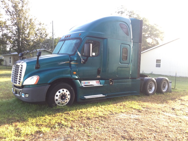 2018 Freightliner Cascadia 6x4 T/A Sleeper Truck Tractor (Inoperable)