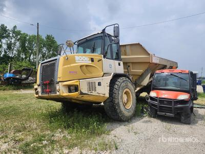 2005 John Deere 300D Articulated Dump Truck (Inoperable)
