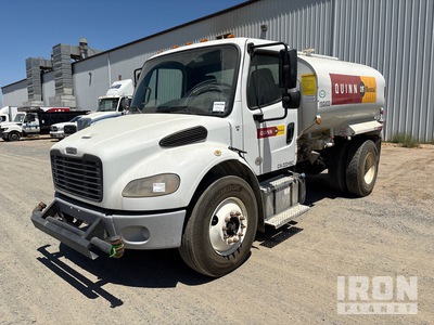 2020 Freightliner M2 106 2000 gal 4x2 Camion cisterna de agua