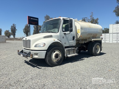 2018 Freightliner  M2 106 4x2 Water Truck