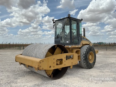 2004 Cat CS563E Smooth Drum Compactor