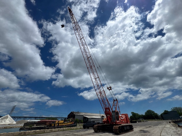 2000 Manitowoc 222 100 ton Lattice-Boom Crawler Crane
