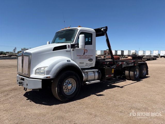 2018 Kenworth T880 6x4 Roll-Off Truck