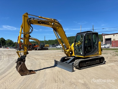 2015 Kobelco SK85CS-3E 油圧ショベル