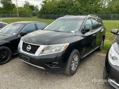 2013 Nissan Pathfinder 2WD Véhicule utilitaire sport
